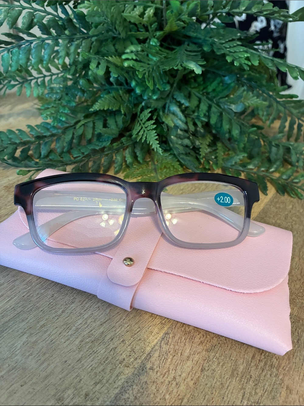 New Reading Glasses +2.00 Pink to Gray Acetate Frame with Pink Case